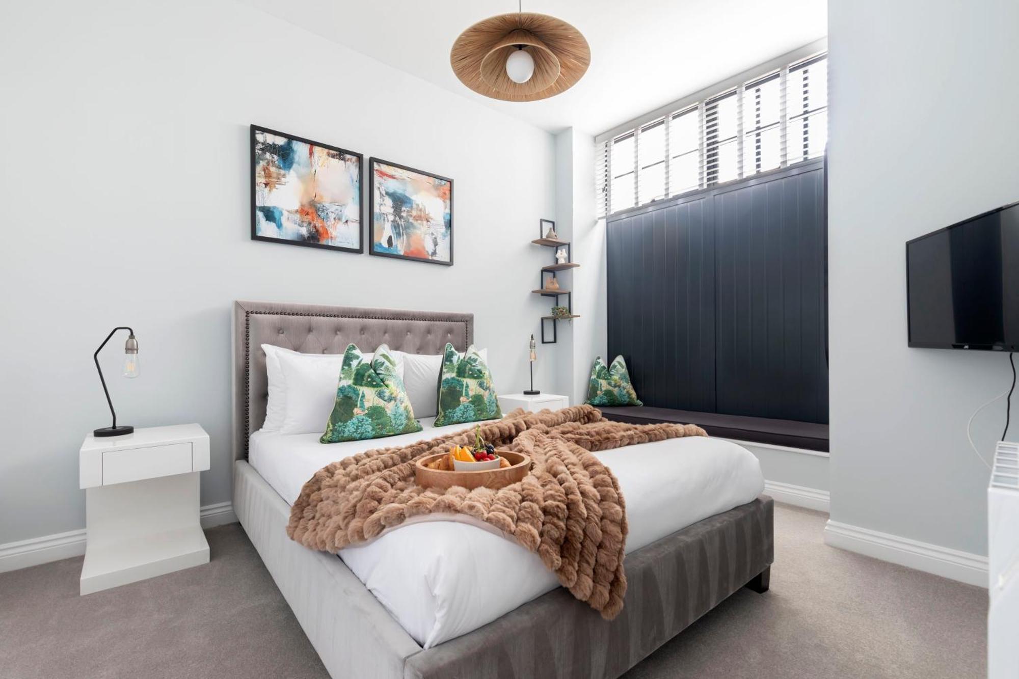 Elliot Oliver - Stylish 2 Bedroom Town Centre Apartment Cheltenham Exterior photo
